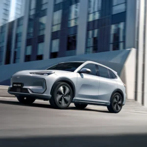 Грандиозное таяние цен в автоцентрах Geely: новый электрокроссовер EX5 стал доступнее на 9 000 BYN